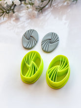 Load image into Gallery viewer, Oval Detailed Polymer Clay Cutter