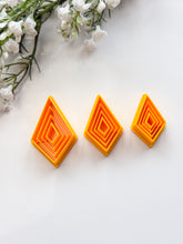 Load image into Gallery viewer, Extruded Diamond Polymer Clay Cutter