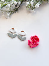 Load image into Gallery viewer, Half Daisy with Stem Set Polymer Clay Cutter
