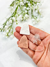 Load image into Gallery viewer, Sunflower Acrylic Texture Tile | Acrylic Embossing Stamp