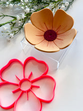 Load image into Gallery viewer, Spring Flower #4 Trinket Dish/Coaster Clay Cutter PCC1808