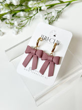 Load image into Gallery viewer, The Bow Dangles in Mauve