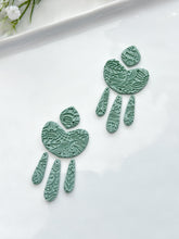 Load image into Gallery viewer, Rounded Quadruple Dangle with Drill Guides Polymer Clay Cutters