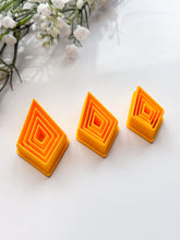Load image into Gallery viewer, Extruded Diamond Polymer Clay Cutter