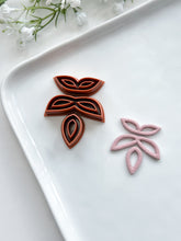 Load image into Gallery viewer, Skinny Floral Polymer Clay Cutter Set