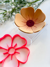 Load image into Gallery viewer, Spring Flower #4 Trinket Dish/Coaster Clay Cutter PCC1808