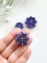 Load image into Gallery viewer, Spiderweb Detailed Polymer Clay Cutter