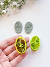 Load image into Gallery viewer, Oval Detailed Polymer Clay Cutter