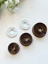 Load image into Gallery viewer, Extruded Circle Polymer Clay Cutter