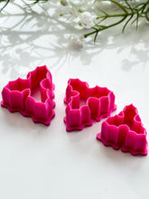 Load image into Gallery viewer, Triple Holly Leaf Polymer Clay Christmas Cutter