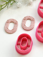 Load image into Gallery viewer, Oval Regulat Donut with Drill Guides Polymer Clay Cutter