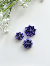 Load image into Gallery viewer, Spiderweb Detailed Polymer Clay Cutter