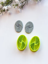 Load image into Gallery viewer, Oval Detailed Polymer Clay Cutter