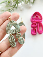 Load image into Gallery viewer, Triangle Organic Quadruple Dangle with Drill Guides Polymer Clay Cutter Set