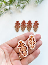 Load image into Gallery viewer, Oak Leaf Detailed Polymer Clay Cutter