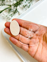 Load image into Gallery viewer, Lily Flower Texture Tile | Acrylic Embossing Stamp