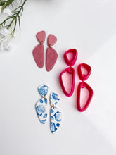 Load image into Gallery viewer, Duo Organic Triangles with Drill Guides Polymer Clay Cutter Set PCC1843
