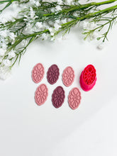 Load image into Gallery viewer, Boho Scalloped Oval Polymer Clay Cutter PCC1847