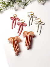 Load image into Gallery viewer, Long Bow Polymer Clay Cutter