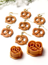 Load image into Gallery viewer, Pretzel Polymer Clay Cutter