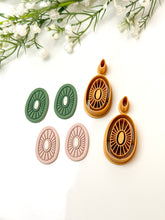 Load image into Gallery viewer, Embedded Corduroy Oval Polymer Clay Cutter