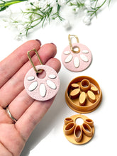 Load image into Gallery viewer, Circle Donut Embedded Polymer Clay Cutter