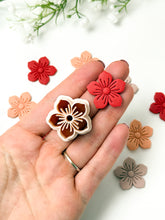 Load image into Gallery viewer, Pointy Flower Polymer Clay Cutter