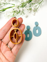 Load image into Gallery viewer, Duo Organic Donut Set with Drill Guides Polymer Clay Cutters