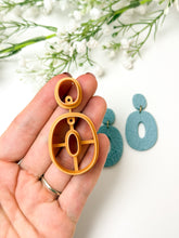 Load image into Gallery viewer, Duo Organic Donut Set with Drill Guides Polymer Clay Cutters