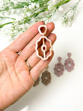 Load image into Gallery viewer, Duo Wavy Chunky Oval Set Donut Polymer Clay Cutter