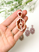 Load image into Gallery viewer, Duo Wavy Chunky Oval Set Donut Polymer Clay Cutter