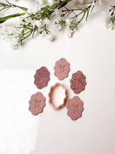 Load image into Gallery viewer, Wavy Oval Frame Polymer Clay Cutter