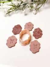 Load image into Gallery viewer, Wavy Oval Frame Polymer Clay Cutter