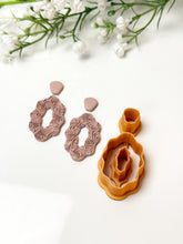 Load image into Gallery viewer, Duo Wavy Oval Set Donut Polymer Clay Cutter
