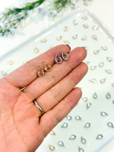 Load image into Gallery viewer, 18K Gold/Platinum Plated Glass Drop Charm/Pendant with One Hole