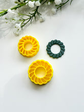 Load image into Gallery viewer, Wreath #3 Detailed Polymer Clay Cutter | Christmas Cutters