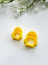 Load image into Gallery viewer, Penguin Detailed Polymer Clay Cutter
