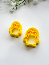Load image into Gallery viewer, Penguin Detailed Polymer Clay Cutter