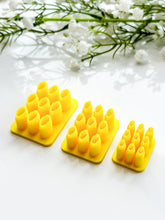 Load image into Gallery viewer, Light Bulb Cluster Polymer Clay Christmas Cutter