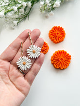 Load image into Gallery viewer, Daisy #2 Flower Spring Polymer Clay Cutter