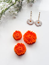 Load image into Gallery viewer, Daisy #2 Flower Spring Polymer Clay Cutter