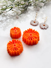 Load image into Gallery viewer, Daisy #2 Flower Spring Polymer Clay Cutter