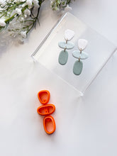 Load image into Gallery viewer, Pebbles #4 with Drill Guides Polymer Clay Cutters Set