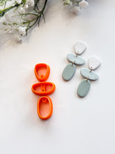 Load image into Gallery viewer, Pebbles #4 with Drill Guides Polymer Clay Cutters Set