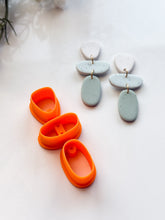 Load image into Gallery viewer, Pebbles #4 with Drill Guides Polymer Clay Cutters Set