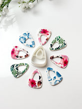 Load image into Gallery viewer, Organic Triangle Donut Polymer Clay Cutter PCC1797