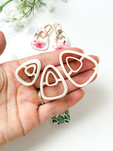 Load image into Gallery viewer, Organic Triangle Donut Polymer Clay Cutter PCC1797