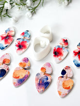 Load image into Gallery viewer, Duo Organic Triangle with Drill Guides Polymer Clay Cutter Set PCC1803