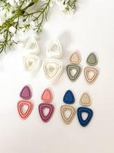 Load image into Gallery viewer, Duo Organic Extruded Triangle Polymer Clay Cutter Set PCC1809