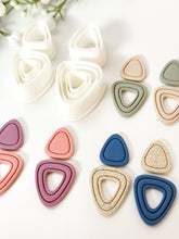 Load image into Gallery viewer, Duo Organic Extruded Triangle Polymer Clay Cutter Set PCC1809